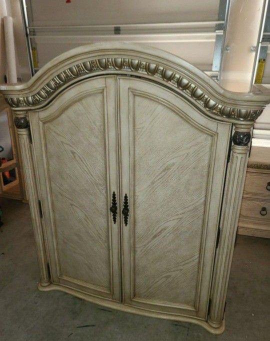 Armoire