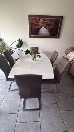 Dinning Table