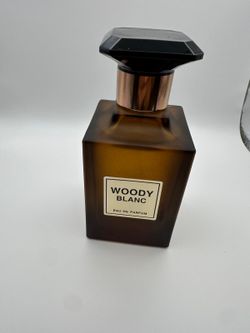 "Woody Blanc EDP 100ml 🪵 Fragancia Amaderada Especiada – Elegancia Discreta"