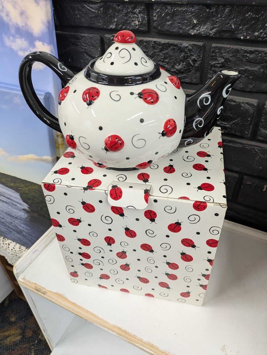 Ladybug Teapot