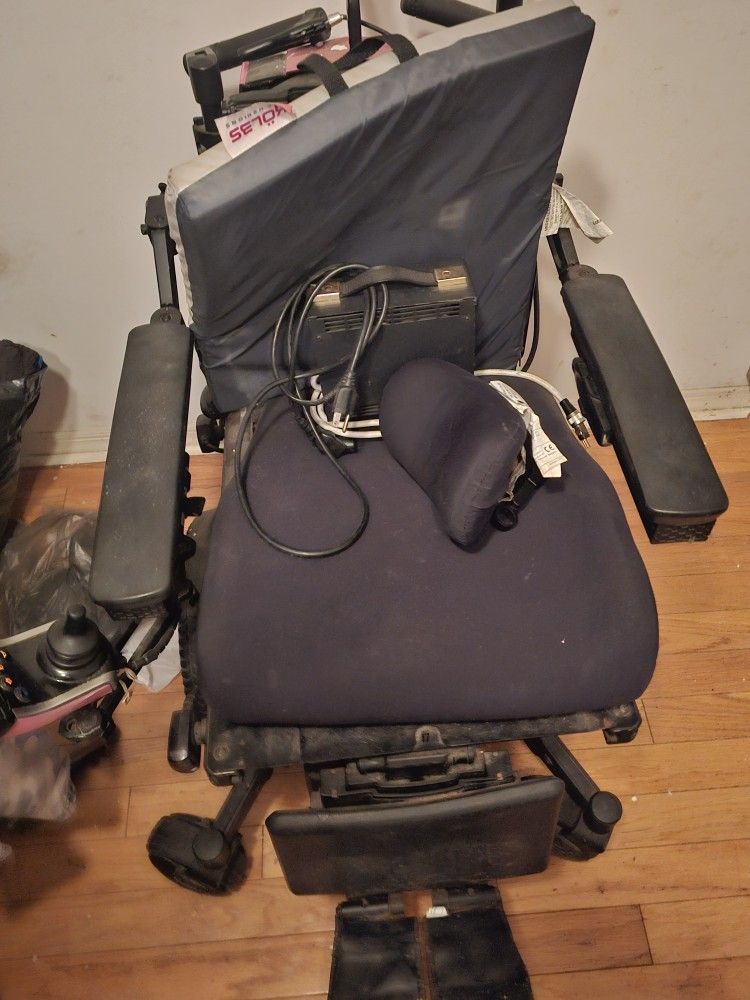 Quantum Edge 2.0 Wheelchair