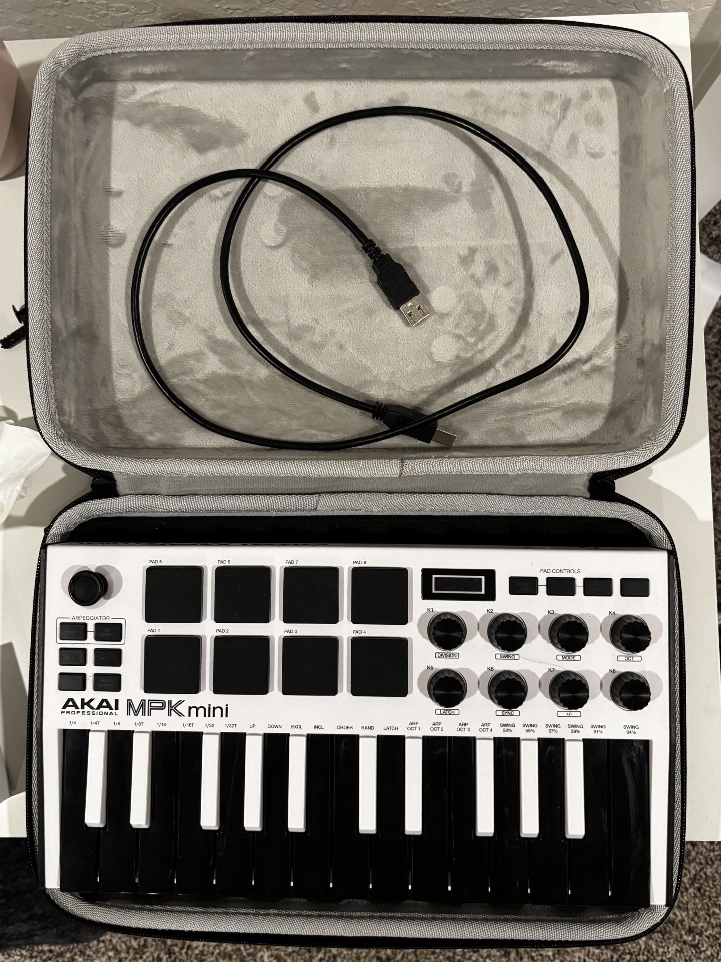 MPK mini special edition white Akai Professional MPK mini MK3 25