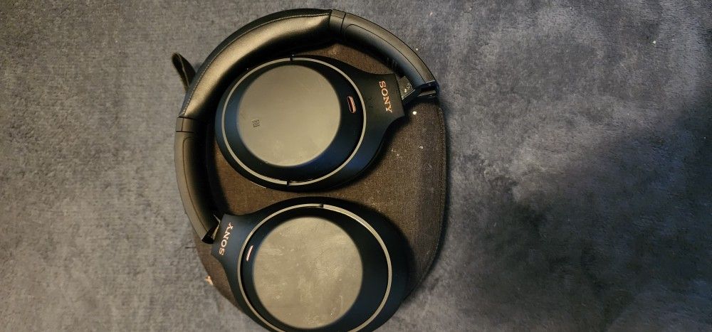 Sony XM4 HEADPHONES