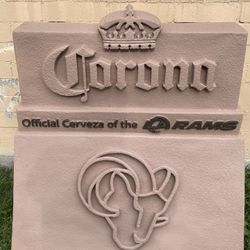 La Rams Yard Display
