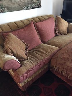 Living set, dinning set, TV stand, 4 afghan rags