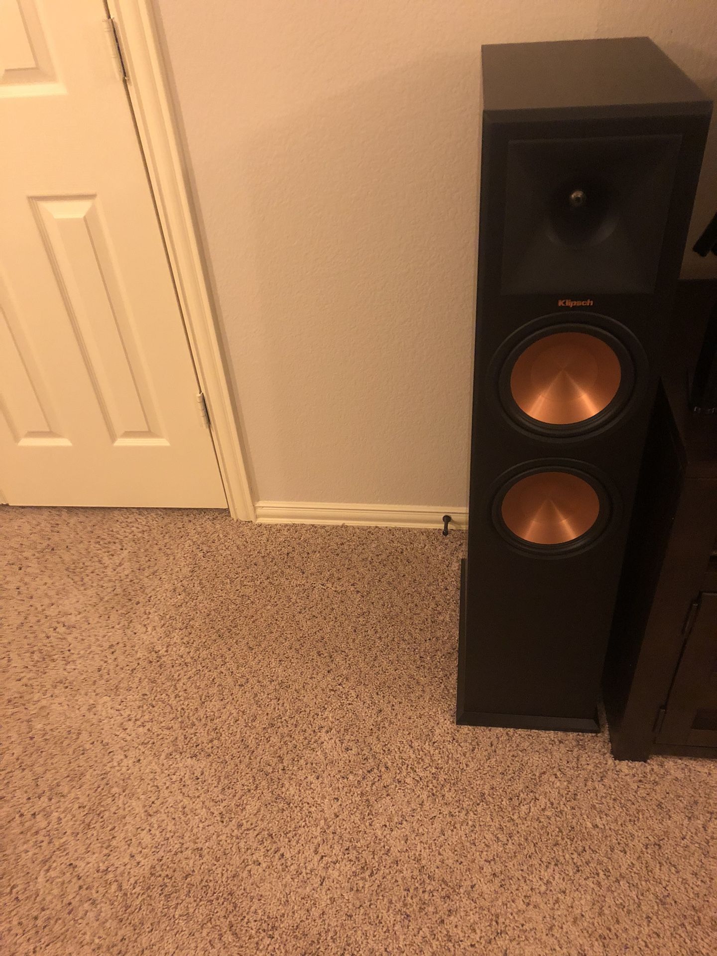 Klipsch Surround Sound Speakers With Receiver