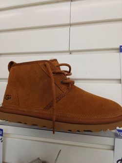 Neumel Chukka boot