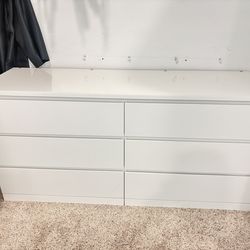 IKEA Malm Dresser Includes Glass Top