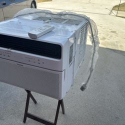 Toshiba Window A/C Unit