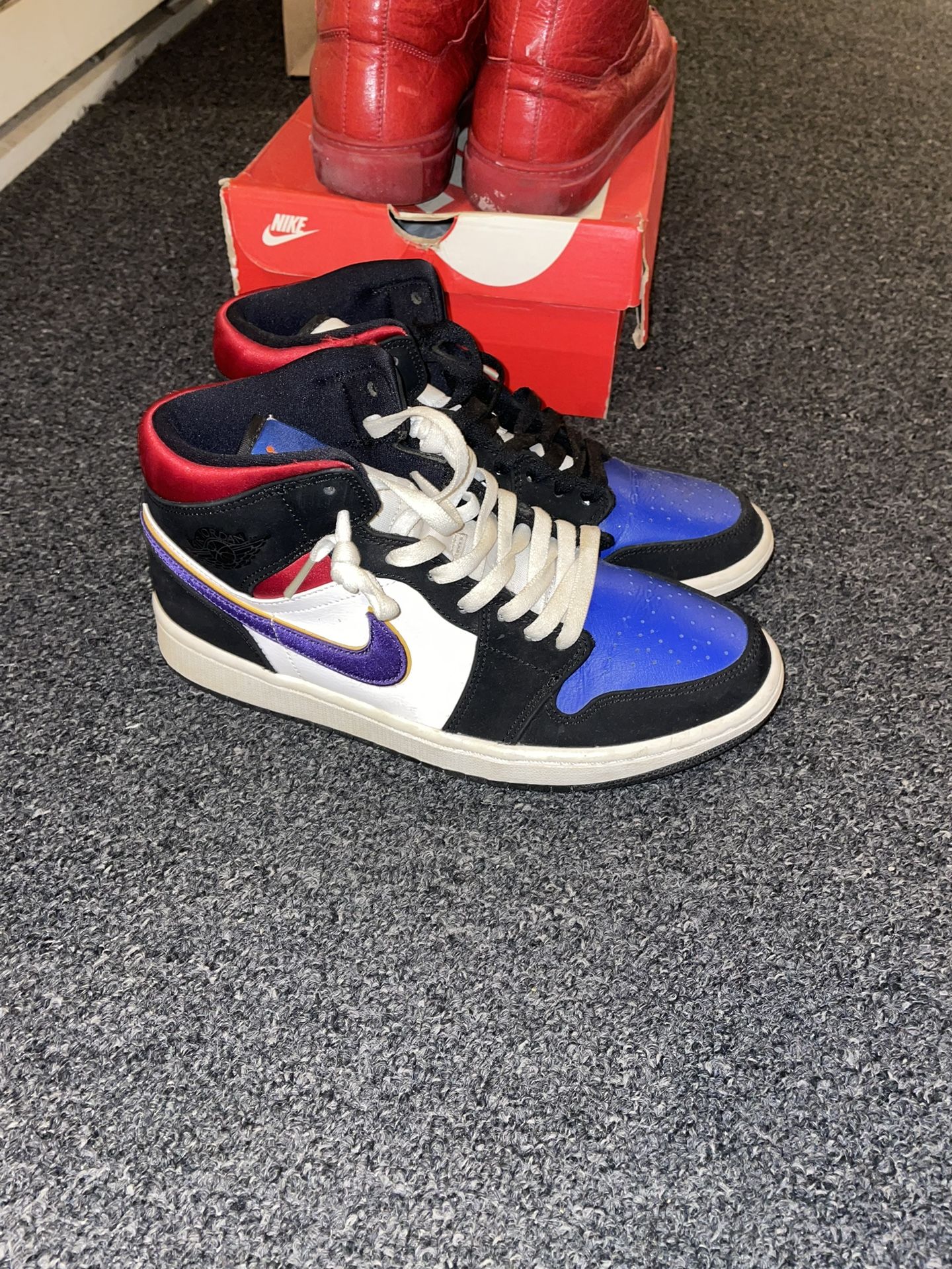 Jordan 1 Mid”Rivals”