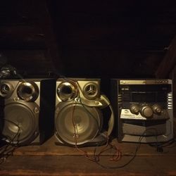 JVC Gigatube Stereo (Will Accept Offers)