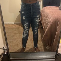 Jeans With Rips In Them