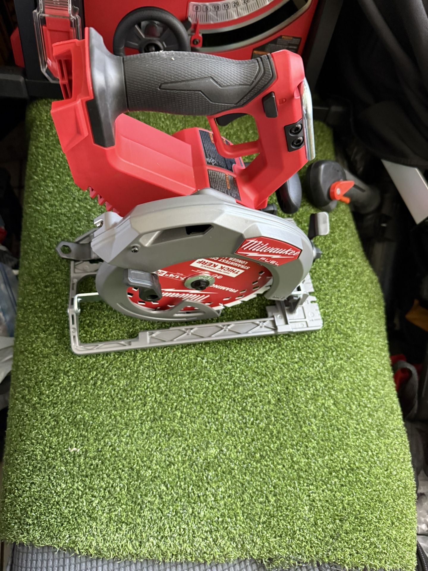 Milwaukee M18 Fuel 71/4 Circular Saw 