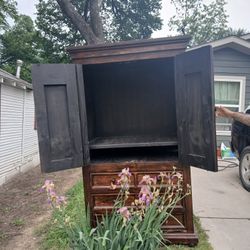 Large Hutch