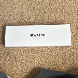 Apple Watch SE (Gen 2)  40mm Starlight