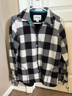 Women’s Flannel Shirt-Size Medium