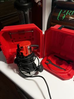 Milwauke 2.25 HP router in hard case