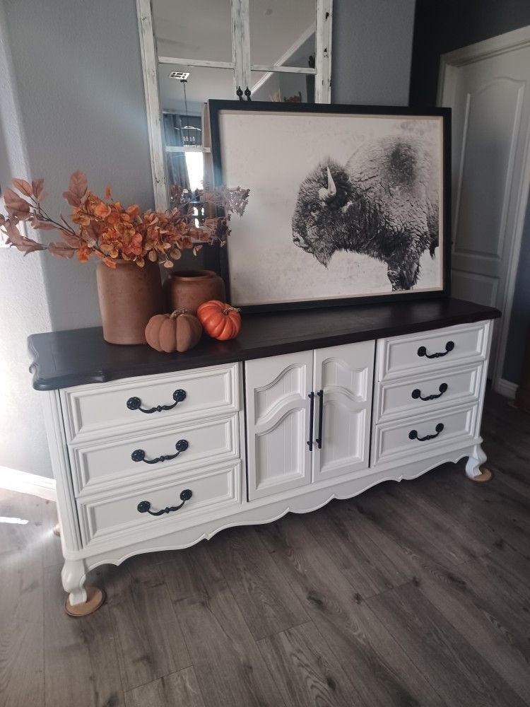 large Bedroom set 3 pieces 