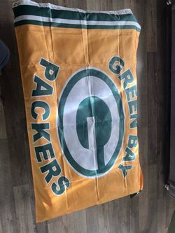 Used GREEN BAY PACKERS FLAGS SIZE 5’x3’