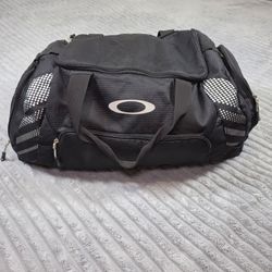Oakley Multi Pocket Gorpcore Cargo Duffle Gym Bag Size Large