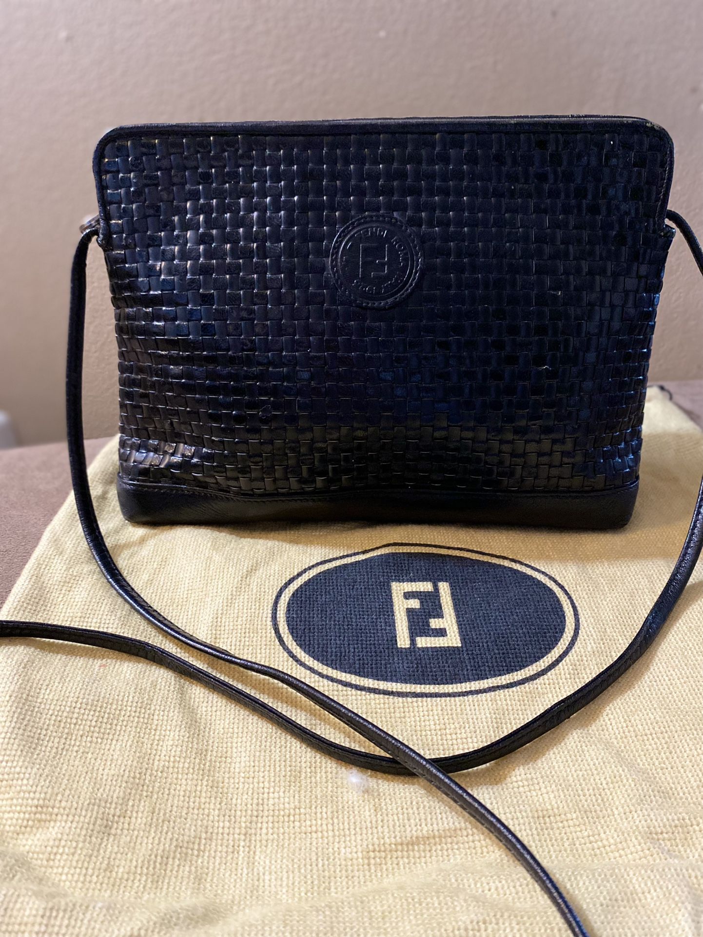 AUTHENTIC VINTAGE FENDI CROSSBODY 