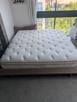 Saatva Classic King Size Mattress - Perfect Condition