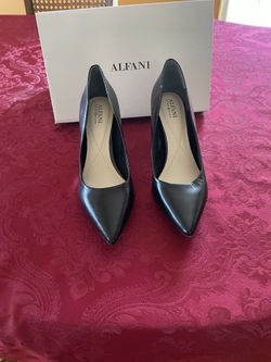Alfani Black Pump. Size 8