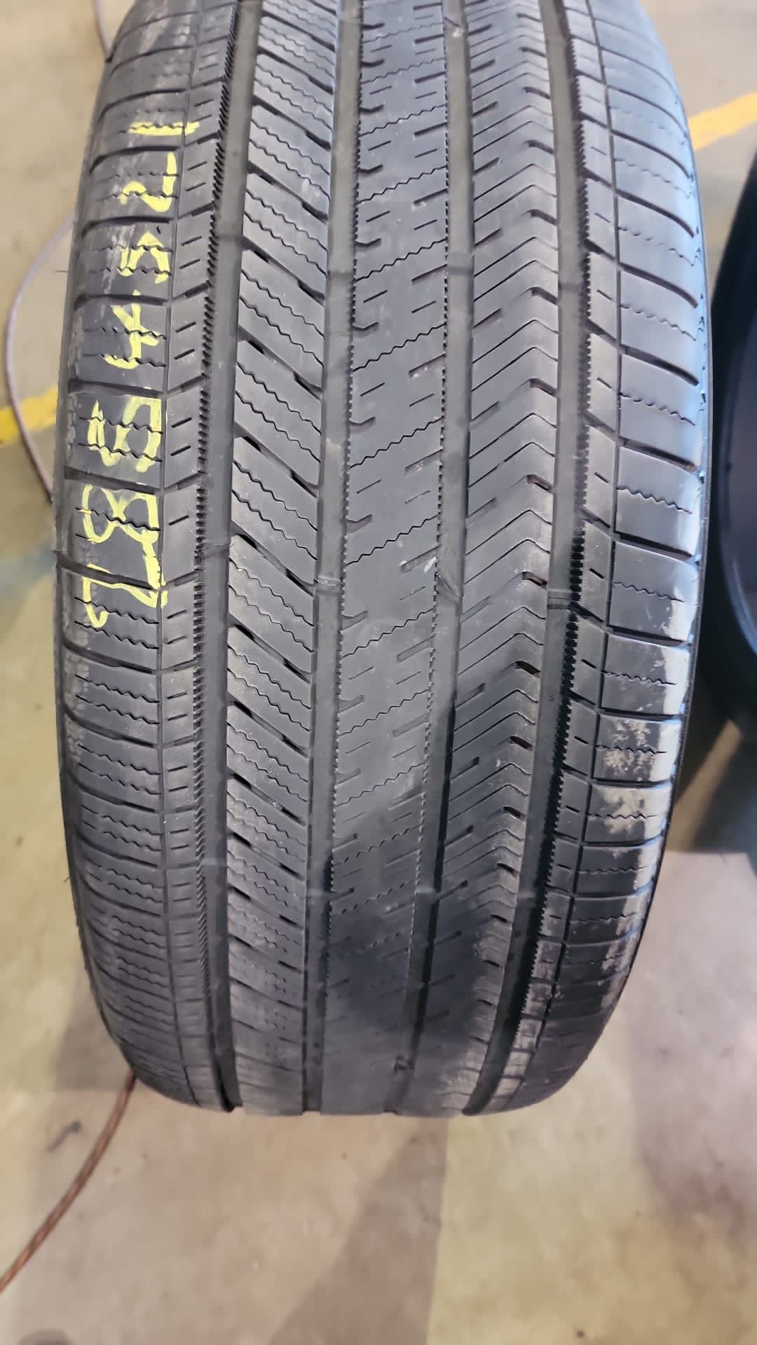 285/45R/21 Bridgestone Run Flat 
