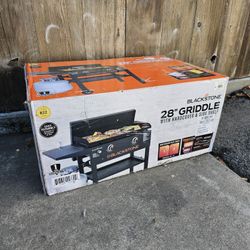 Blackstone Original 2-Burner 28" Propane Omnivore Griddle with Hard Cover
