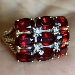 10K SOLID GOLD TRIPLE ROW DIAMOND CLUSTER RING 6 ‼️ Almost 5g ‼️Beautiful Christmas Gift ‼️