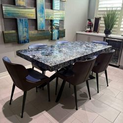 Beautiful Quartz Table And Chairs