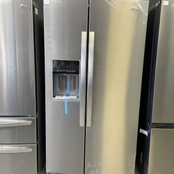 Whirlpool 2 Door / Side By Side Refrigerator 