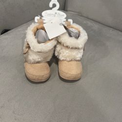 Baby Girls Boots(Size 3-6 Months)