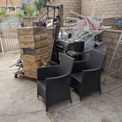 Junk 🚛 & Trash 🛋️🪑🪞