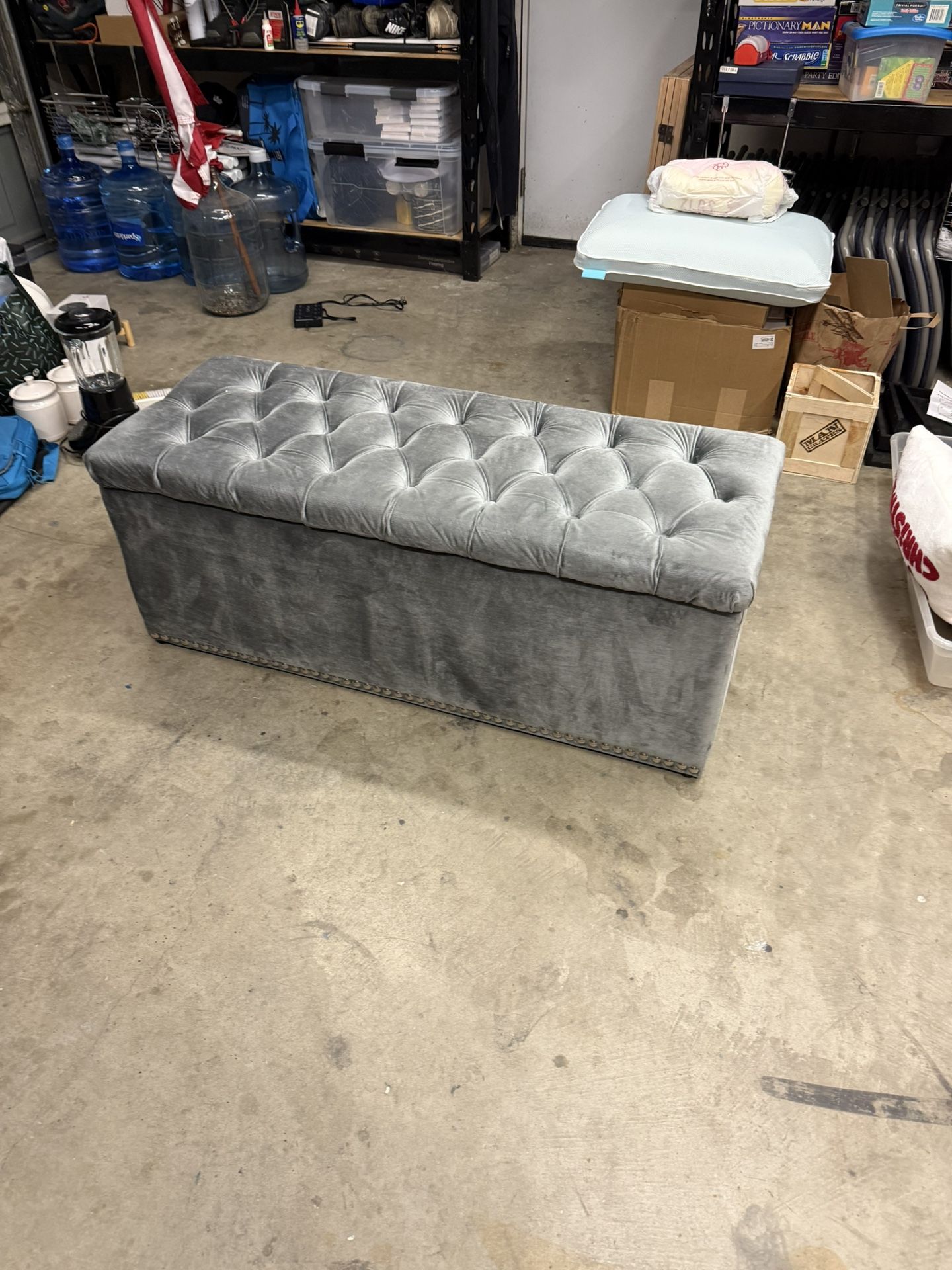 Tufted Velvet Storage Bench – Excellent Condition!