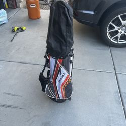 Kids top Golf club set with bag.