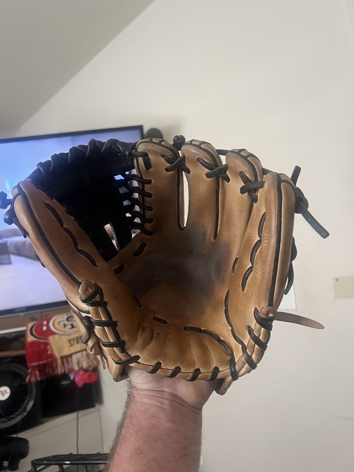 Broken In A2000 Baseball Glove MLB Professional I girl Mitt 11.5” 11 1/2” 