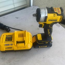 3/8 Impact Wrench. With Battery And Fast Charger