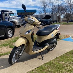 Lance Soho 50cc Almost New Scooter Moped Vespa 