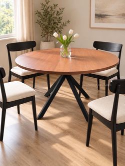 🔥 NEW Round dinning table 45” chairs not included brand new in box 📦 P-4
