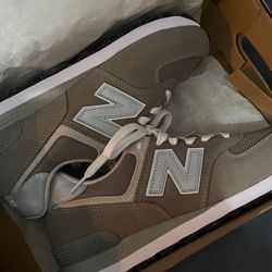 New Balance 574 Size 8.5 Men 10 Women