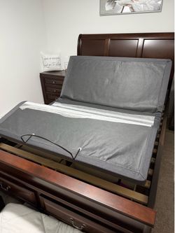 Adjustable queen bed frame