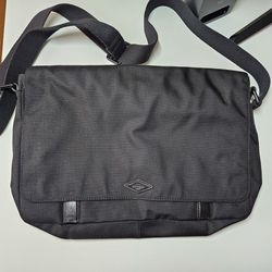 Fossil Laptop Messenger Bag Magnetic Closure 