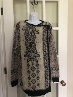 BCBGMAXARIA Sweater size M to L