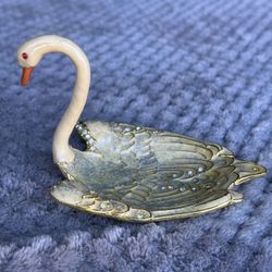 Beautiful Cream Swan Ring/Jewelry Holder