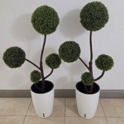 *** NEW LOW PRICE *** PAIR of Faux 4-Ball Boxwood Topiaries in 16" White Resin Planters @ Lasting Creations