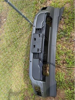 🚘 FRONT BUMPER – 2024–2026 FORD F-150 🚘 ✅ OEM – Original Equipment ✅ Excellent condition – ready to install ✅ Fits all F-150 models  💲 $899 OBO (or