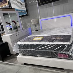 4pc Queen Bedroom Set 🤍 White Color 🤍 LED Light 