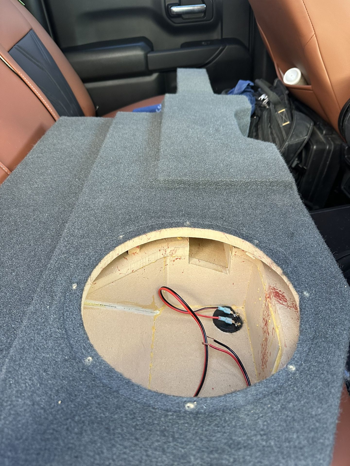 10 Inch subwoofer Ported enclosure for Dodge Ram