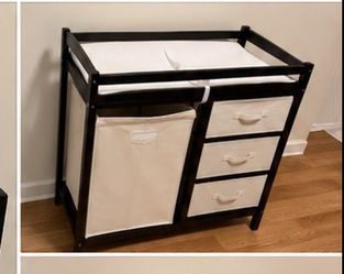 Baby hanging station